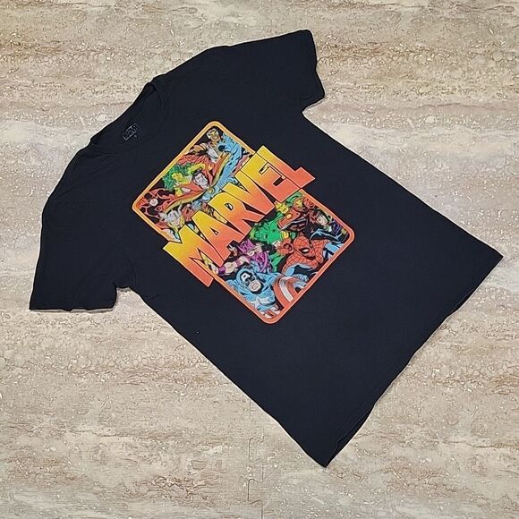 Marvel Other - MARVEL MENS SUPERHEROES TEE SIZE SMALL